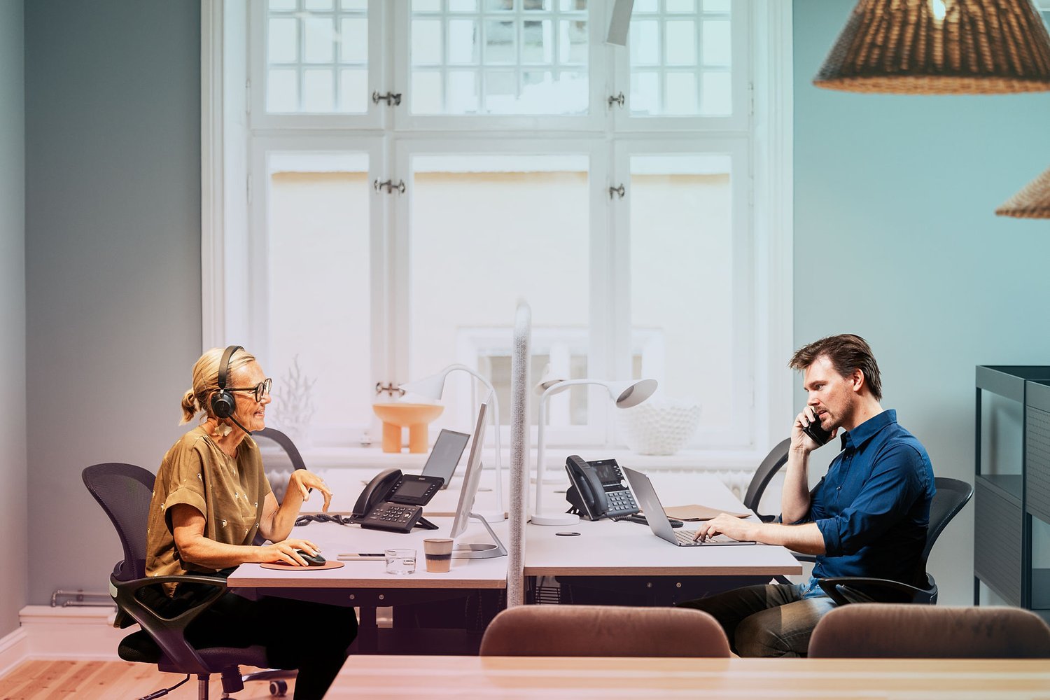 {slide.module_style.background.background_image.alt}