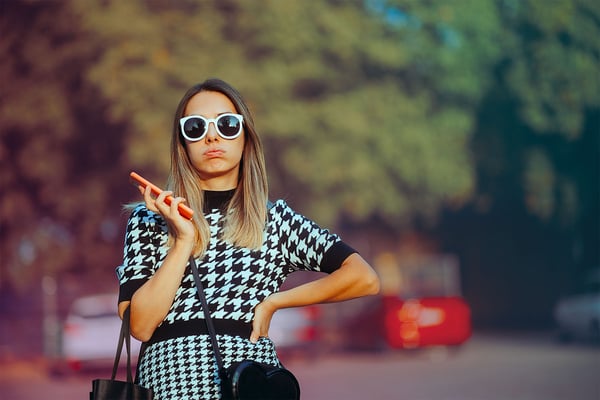 woman-mobile-bored-app-fatiguejpg